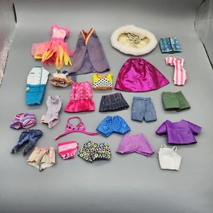 Large Barbie Doll Lot Clothes Shoes Accessories Tops Pants Dresses Bags - Foto 1 di 10