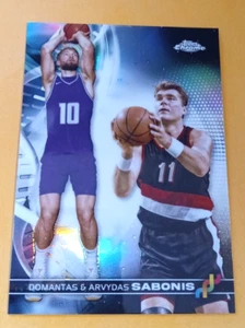 2023-24 Topps Cromo ADN Inserto Domantas y Arvydas Sabonis Refractor #DNA-4 SP - Imagen 1 de 2