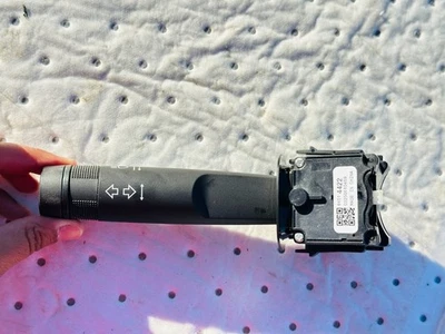 Interruptor de control señal de giro Chevrolet Colorado 2017-2022 OEM 84514422 Foto 1 de 4
