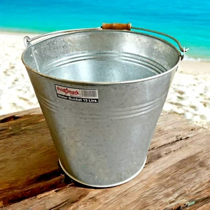 Metal Bucket Galvanised Garden Equestrian Household Water Feed Carrier Large 15L - Picture 1 of 5