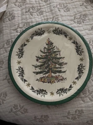 Spode Christmas Tree 16 Plates 8” Round New - Image 1 of 4