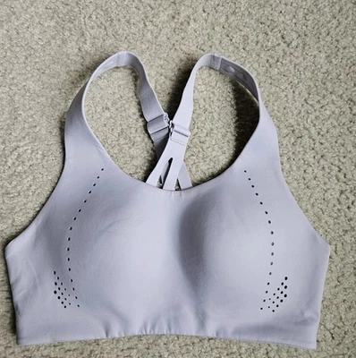 Sujetador deportivo Lululemon Lavender Airsupport de $98 talla 34c Foto 1 de 4