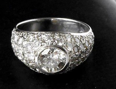 Anillo de oro blanco de 14 k con bisel de cúpula de diamantes de 2,25 quilates centro de 1,00 quilates unisex para hombre Foto 1 de 4