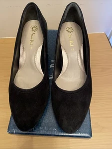 Womens Van-Dal Black Suede Court Shoes Size 7.5 EE Fitting - Picture 1 of 11