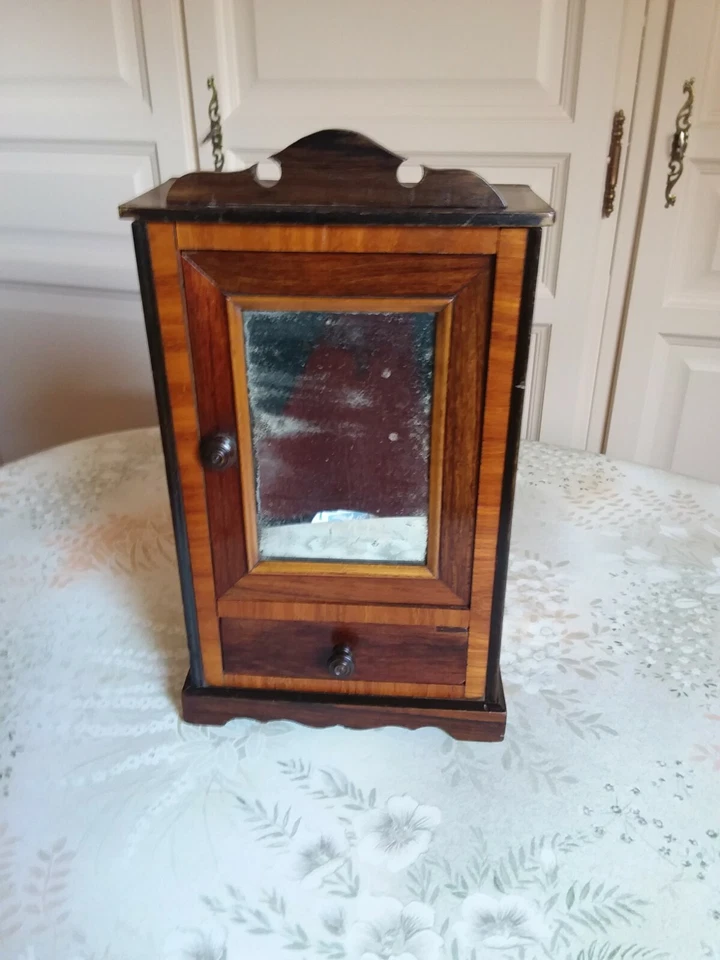 ANCIENNE ARMOIRE À GLACE DE POUPEE - Photo 1/4