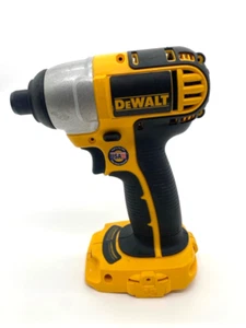 "Destornillador de impacto DeWalt modelo DC825 18V 1/4"" probado funciona perfectamente (solo herramienta)" - Imagen 1 de 8