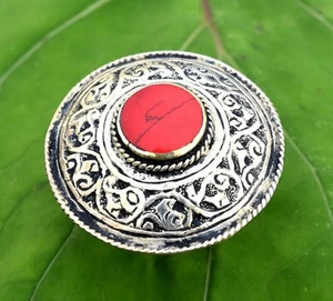 Anillo Kuchi afgano jaspe rojo tallado cúpula redonda joyería étnica tribal bohemia - Imagen 1 de 5