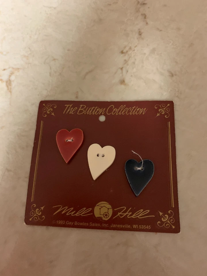 Vintage Mill Hill 3 botones de cerámica corazón 1993 NUEVO Foto 1 de 1