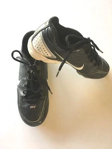 Nike Größe 3,5 Y Jungen schwarz Baseball Stollen niedriger Bund Schnürschuh GUC - Bild 1 von 4