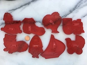 Vintage HRM Rot Kunststoff Ausstecher Lot 8 Segelboot Hahn Humpty Dumpty Katze - Bild 1 von 1