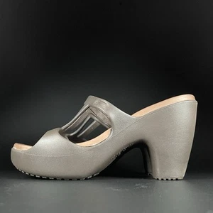 Crocs Cyprus II Women’s Size 7 Brown Rubber Slip Heels Pumps Sandals Casual - Picture 1 of 8