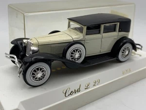 SOLIDO Cord L-29 crema negro Ref: 4055 coche clásico miniatura 1:43 - Imagen 1 de 5