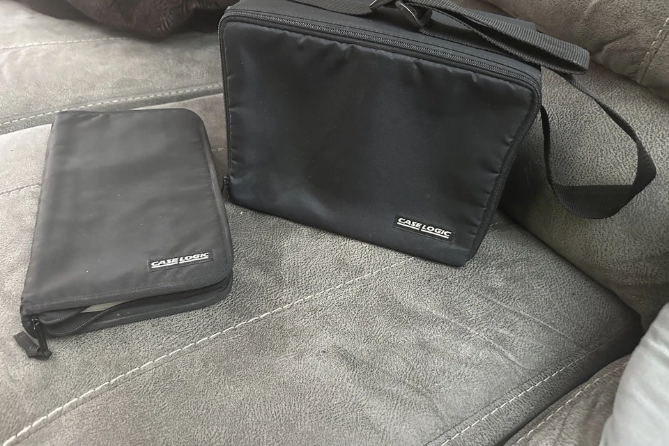 Estuche de Transporte Case Logic CD Negro Nylon Almacenamiento Bolsa 30 y 24 CD Suave de Colección Foto 1 de 4