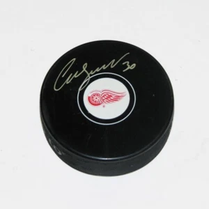 CHRIS OSGOOD Signed Detroit Red Wings Puck - Picture 1 of 2
