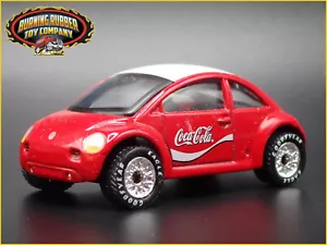 1998-2011 VW Volkswagen Nuovo Beetle Bug Coca-Cola 1:64 Scala Modellino Auto - Foto 1 di 9