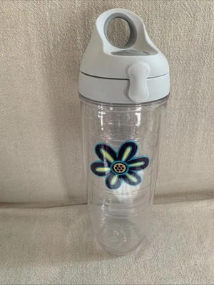 Garrafa de água Tervis Tumbler com tampa branca flip 24 oz flor azul parede dupla - Imagem 1 de 4