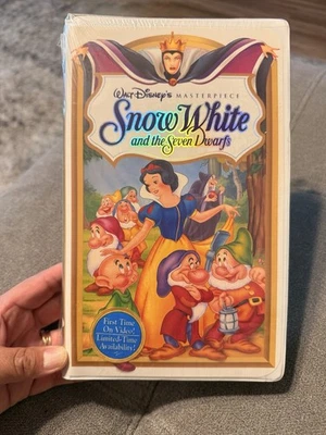 Walt Disney Masterpiece Snow White And The Seven Dwarfs (1994-VHS Unopened) - Image 1 of 4