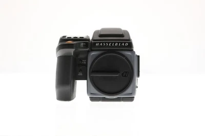 Hasselblad H6D-50c 50MP Medium Format Digital Camera (36 200 Exposures) - Image 1 of 4