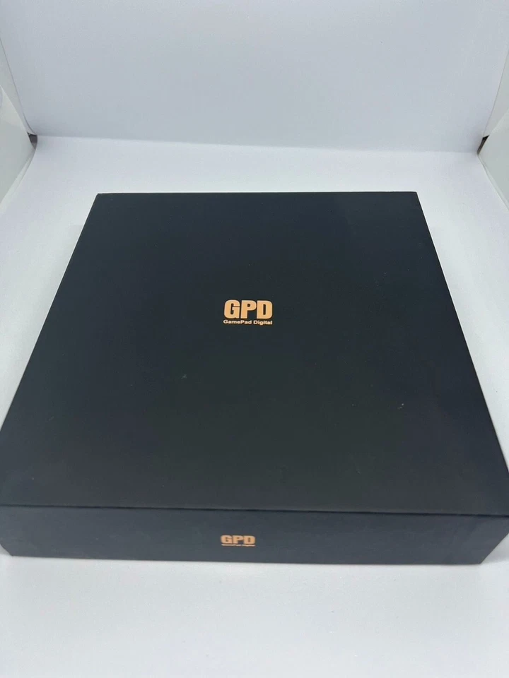 GPD WIN UMPC Atom x7 1.6GHz eMMC 64GB Memory 4GB - Image 1 of 4