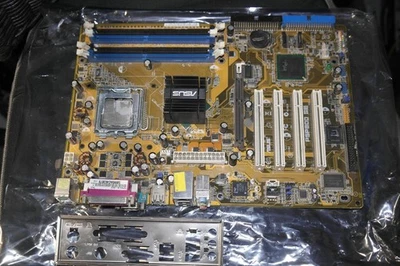 ASUS P5P800 SE Socket LGA 775 DDR AGP PCI SATA IDE FDD ATX motherboard - Image 1 of 4