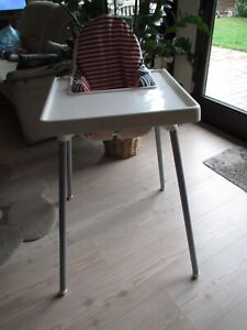 IKEA Kinderhochstuhl mit Tablett, weiß/silberfarben ANTILOP plus Stützkissen