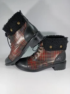 Botines Patricia Nash Lia para clima frío negros y rojos/a cuadros con puños de piel de oveja talla 8 m - Imagen 1 de 7