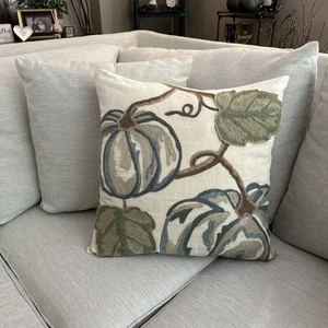 DECORATIVE AUTUMN/FALL PUMPKINS ON THE VINE MUTED COLOR THROW PILLOW 18" x 18" - Picture 1 of 6