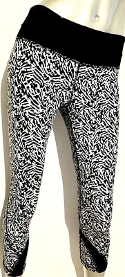Lululemon Inspire Crop Leggings Luxtreme Women's Size 6 Geometric Black White - Image 1 of 4