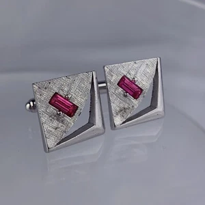 Gemelos modernos de diamantes de imitación rosa tono plata escudos Chevron cepillados MCM de colección - Imagen 1 de 7