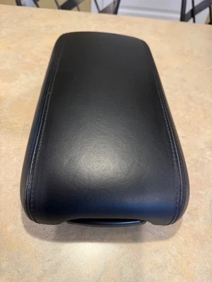 1997 - 2001 Lexus ES300 console central de couro preto tampa apoio de braço apoio de braço fabricante de equipamento original   - Imagem 1 de 4