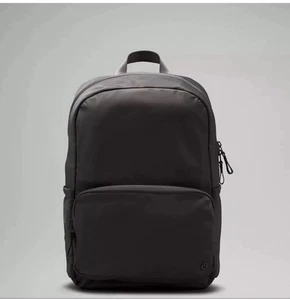 Mochila Lululemon Everywhere 22L Traverse Gris Gris Oscuro Llavero Pelotón Nuevo con Etiquetas - Imagen 1 de 9
