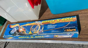Hot Wheels Wreck ’N’ Roll Set F-150 2000 Double Loop Race Track Demolition NEW - Picture 1 of 6