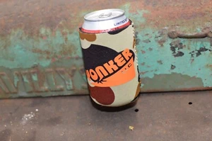Camo Yonker LLC Raffreddatore magnetico per lattine Koozie - Foto 1 di 5