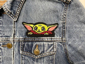 Süßer Baby Yoda bestickter Aufnäher  - Bild 1 von 4
