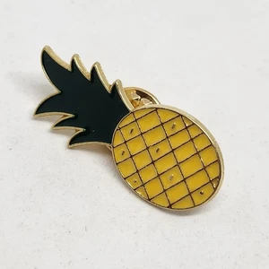 Pineapple Yellow Metal Enamel Pin Gold Tone Backing Lapel Backpack Hat Brooch - Picture 1 of 2