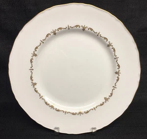 Royal Worcester Gold Chantilly 10 3/4" Dinner Plate - Picture 1 of 3