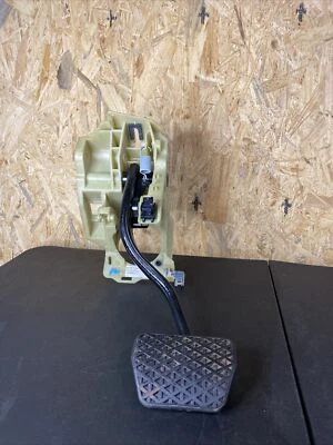 BMW 650i E64 E63 2006-2010 OEM MONTAJE PEDAL FRENO CONDUCTOR DELANTERO IZQUIERDO (680) Foto 1 de 4