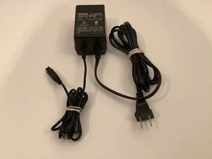 SANYO D5-7000 TRANSCRIBER AC ADAPTOR POWER SUPPLY: DC 9.0V 400mA MADE IN JAPAN - Picture 1 of 4