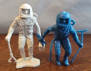 Vintage #2 lot MPC Major Space Men astronauts 1:35 45mm scale figure - Picture 1 of 7