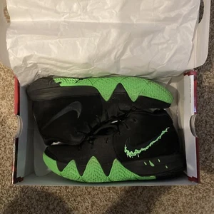 Size 8.5 - Nike Kyrie 4 Halloween - Picture 1 of 9