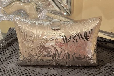 VINTAGE “LISETTE” METAL, MADE IN ITALY, MINAUDIÈRE/3-D FORMAL BAG, SILVER - Image 1 of 4