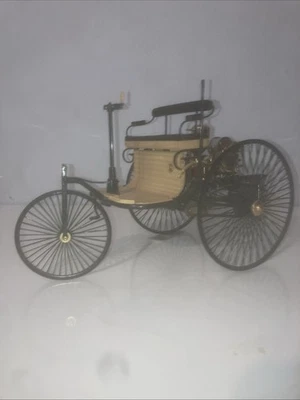 Franklin Mint 1886 Benz, Motor Wagon 1:8 Scale First Automobile! M-25 - Image 1 of 4