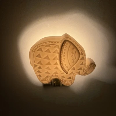 Pottery Barn Niños Cerámica Elefante Luz Nocturna Probada Funcionando Foto 1 de 4