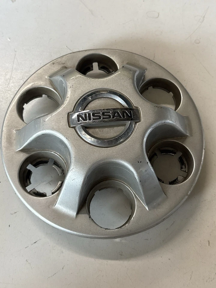 Tapacubos centrales plateados Nissan Titan 2004-2022 40315-7S000 403157S000 Foto 1 de 2