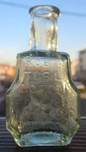 Nice Smooth Base Pale Aqua Tooled Lip Turlington Balsam Of Life Medicine Bottle - Picture 1 of 9