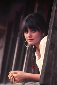LINDA RONSTADT - IMÁN FOTO REFRIGERADOR 3"-5" - Imagen 1 de 1