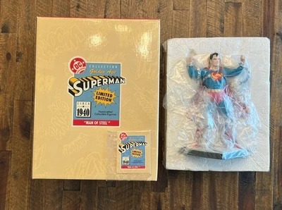 Edad de Oro 1940 Superman 10" Estatua HALLMARK 1996 DC Superhéroes NUEVO Foto 1 de 4
