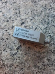 Omron E3ZM-B86T Retro-Reflective Photoelectric Sensor for Transparent Objects, 5 - Picture 1 of 3