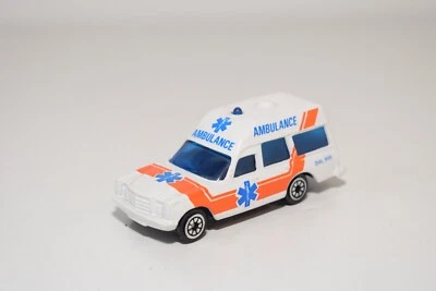 A54 1:60 CORGI TOYS MERCEDES-BENZ BINZ AMBULANCE 2200 BONNA NEUWERTIG - Bild 1 von 4