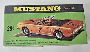 Kit modellino vintage Palmer 1/32 Ford Mustang Cabrio #572 NOS non costruito - Foto 1 di 9